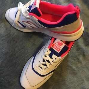 n balance tennis shoes